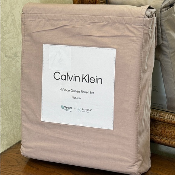 Calvin Klein 4 Piece Queen Sheet Set - Soft brown.
